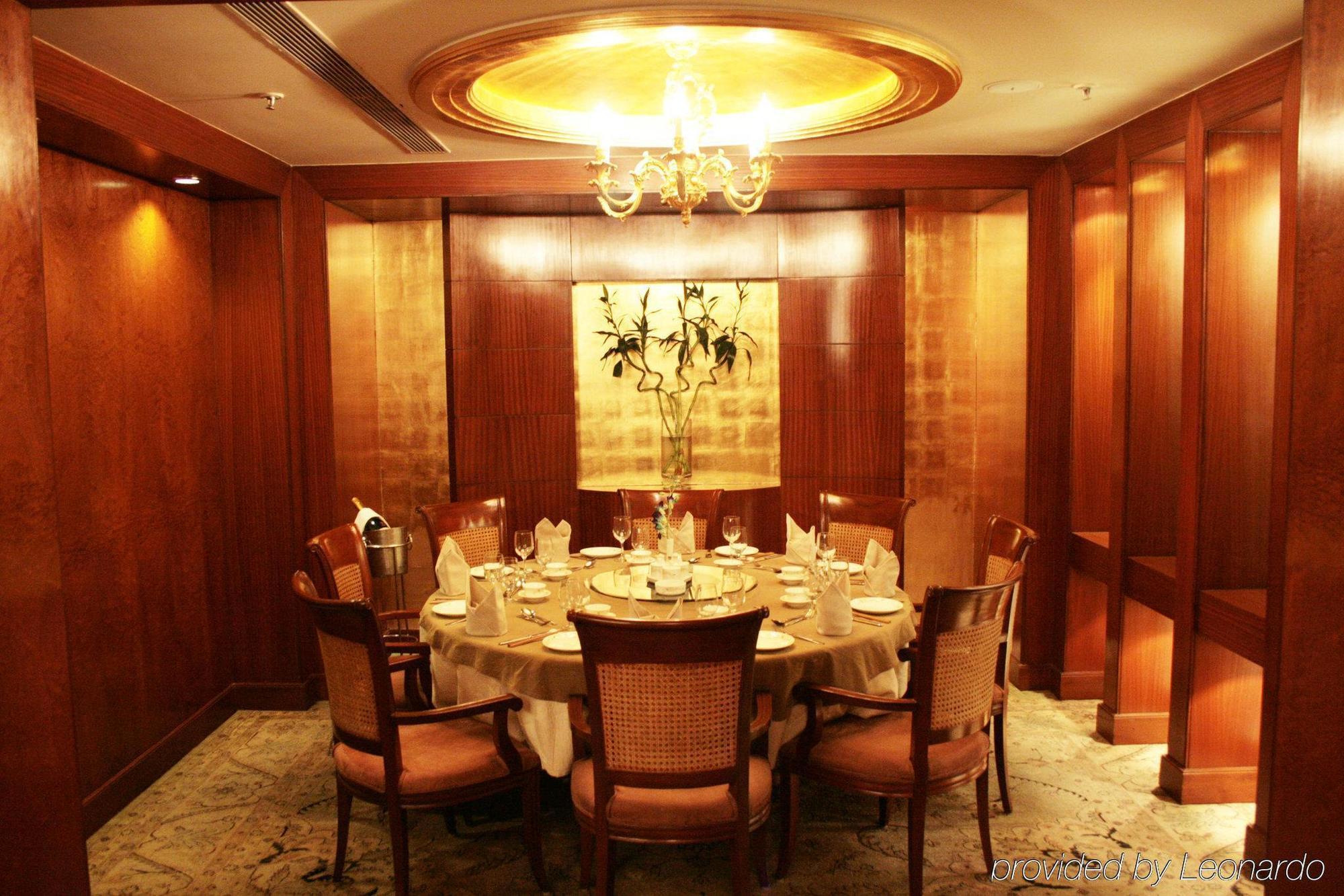 होटल Radisson 5*